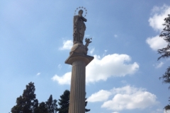 0427 25-8 Column statue