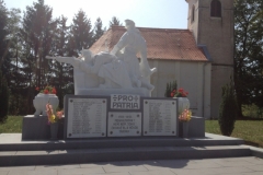 0452 27-8 War memorial