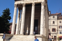 0859 13-9 colonnade Temple of Augustus