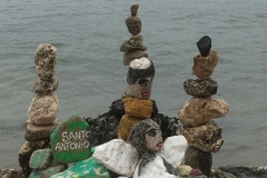 1158 28-11 Pebble sculpture