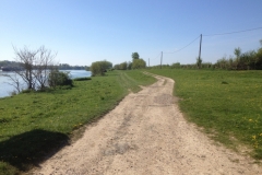 7910 13-4 riverside cycle path