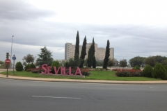 2476 4-11 Sevilla roundabout