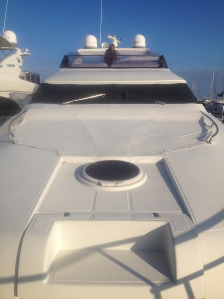 4085 11-12 Luxury yacht
