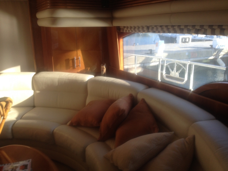 4087 11-12 Luxury yacht