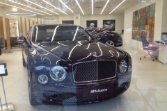 0703 Luxury car showroom