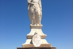 1148 statue