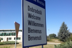 0489 30-8 border sign