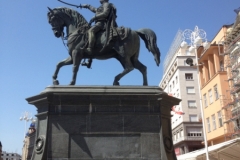 0521 31-8 equestrian statue