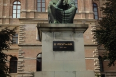0544 1-9 statue