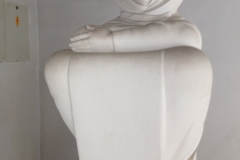 0594 3-9 statue
