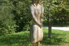 0694 6-9 Statue