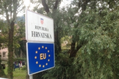 0699 6-9 border sign