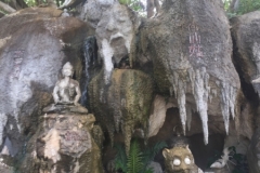 0138  15-8-19 white temple