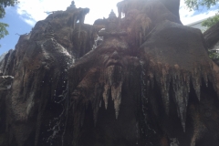 0140  15-8-19 white temple