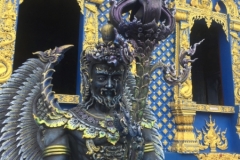 0192  16-8-19 statue
