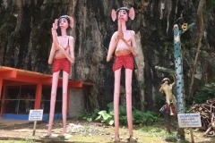 9964  8-8-19 statue