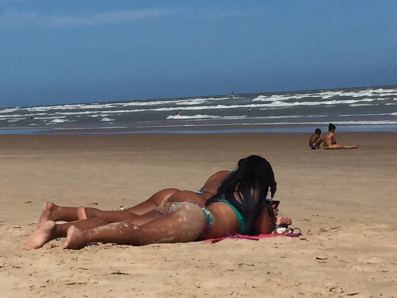 1606 25-12 sunbathers