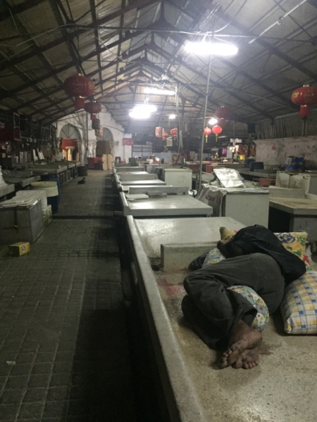 4705 -26-12-18  Sleeping tables