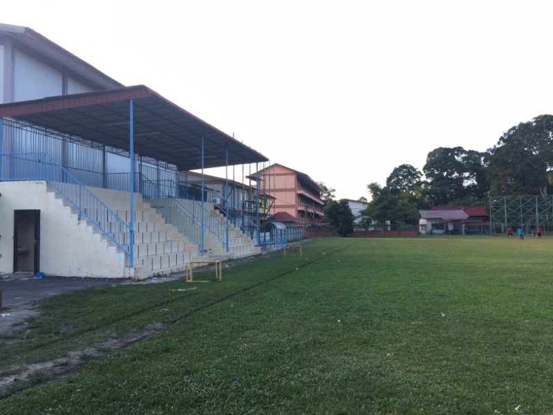 4854  -29-12-18 football terraces