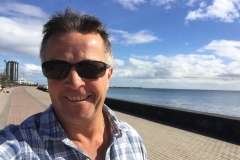 1172 30-11 Brian on apromenade