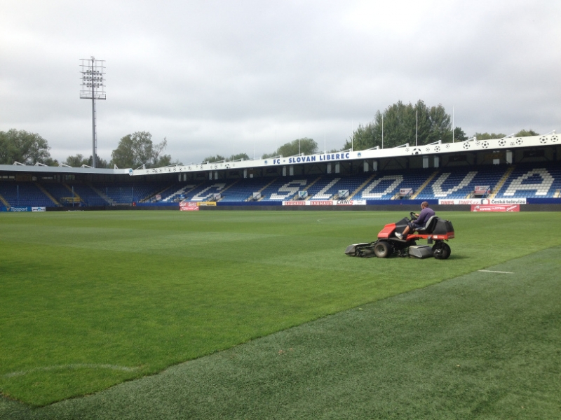 0151 10-8 Stadium