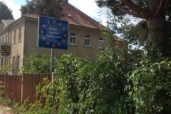 0104 9-8Border