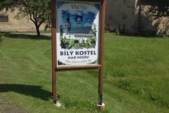 0115 9-8 Bily Kostel