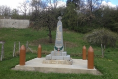 8035 18-4 WW1 War memorial