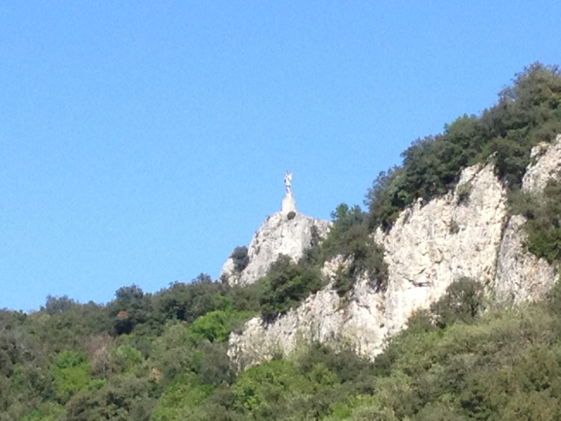 7724 7-4 Cliff statue