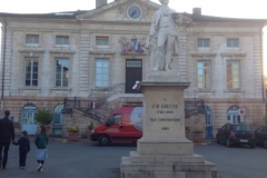 7799 11-4 Statue
