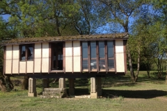 7911 13-4 house on pillars