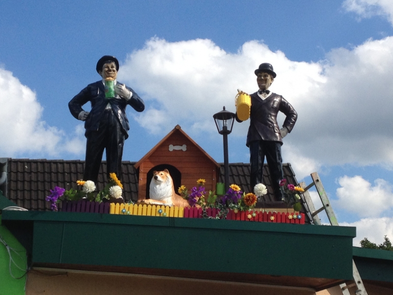 9594  6-7 Laurel and Hardy