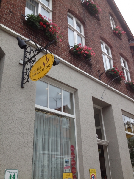 9710 13-7  Hotel Marshtor