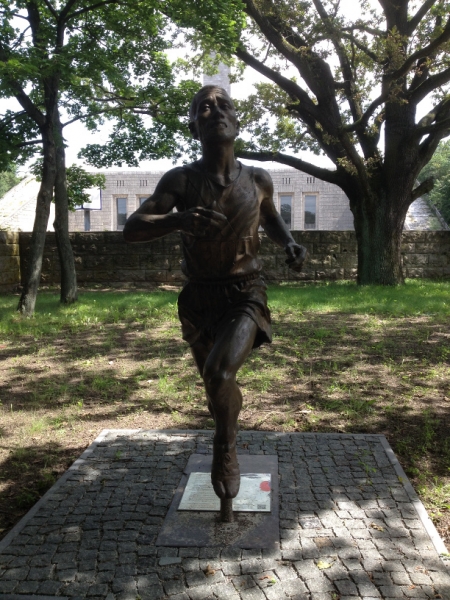 9786 18-7 Statue