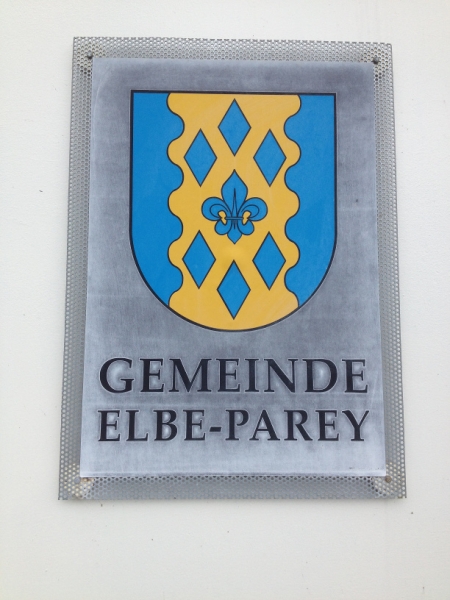 9850 23-7  Town shield