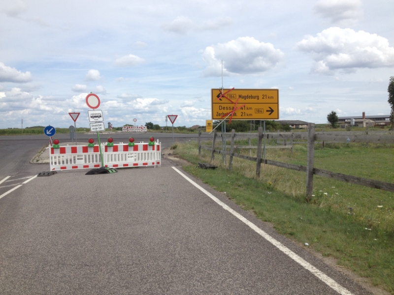 9856 24-7  Roadblock