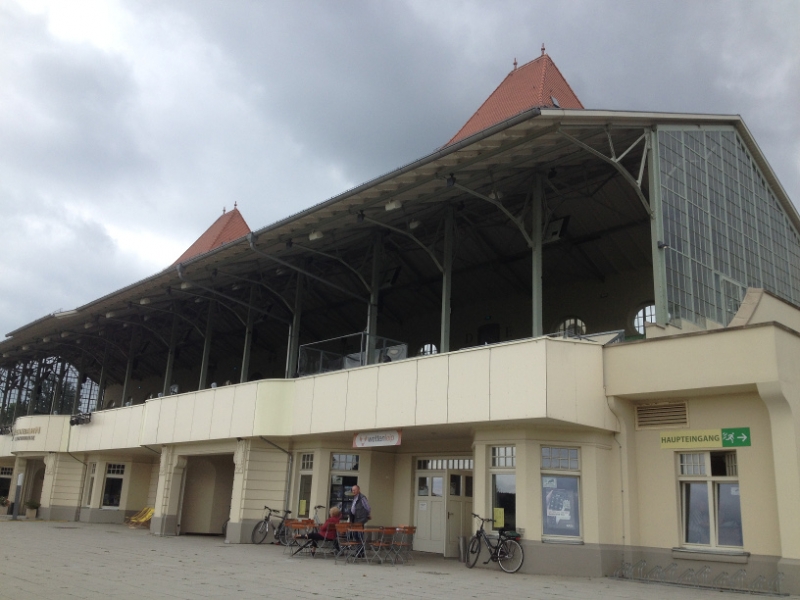 9940 27-7 grandstand