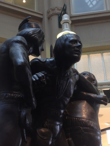 9999 31-7statue