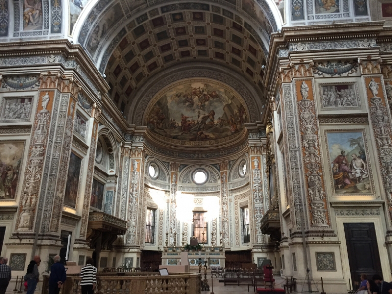 0157 6-10 Basilica interior