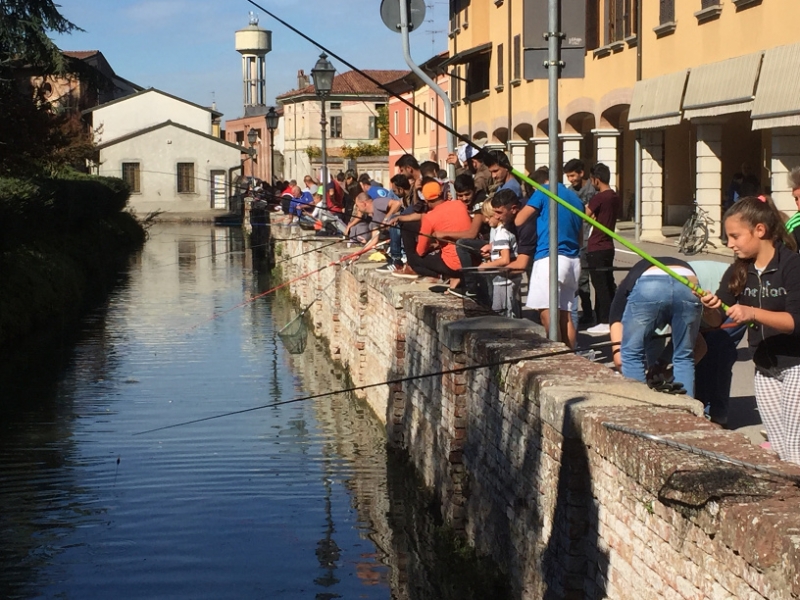 0178 7-10 Fishing