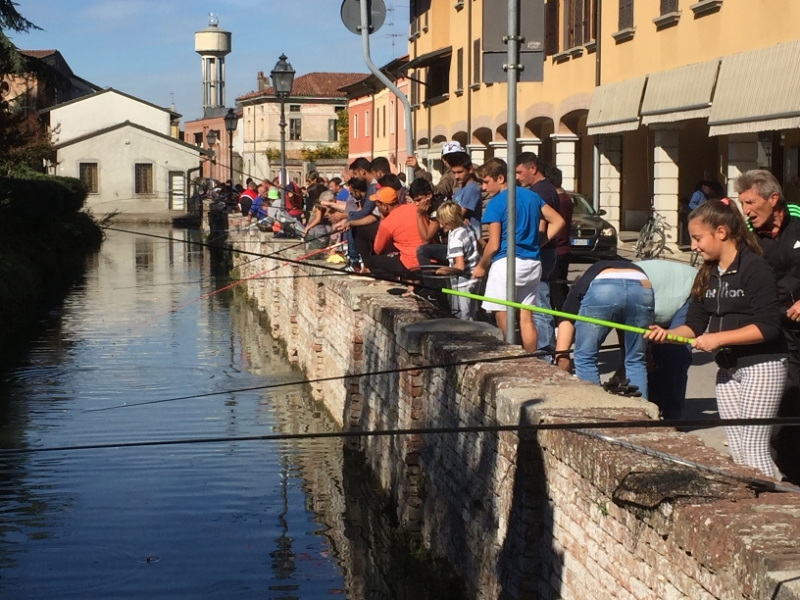 0179 7-10 Fishing