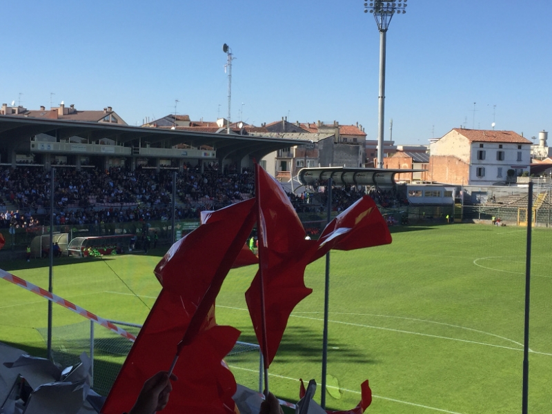 0201 8-10 Football