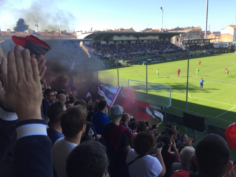 0205 8-10 Football