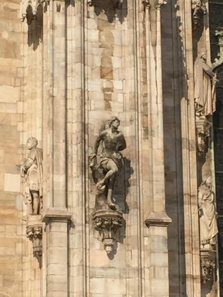 0254 10-10 Cathedral statues