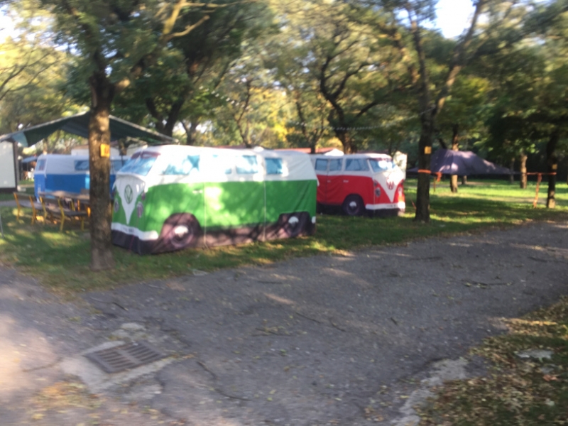 0257 10-10 Camper camp