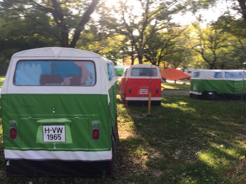 0259 10-10 Camper camp