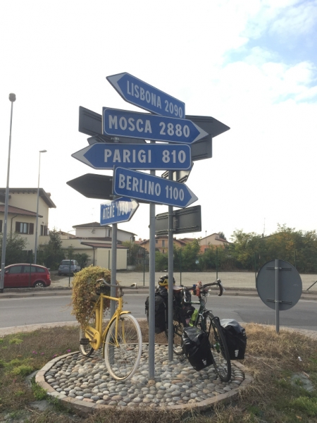 0275 11-10 Signpost