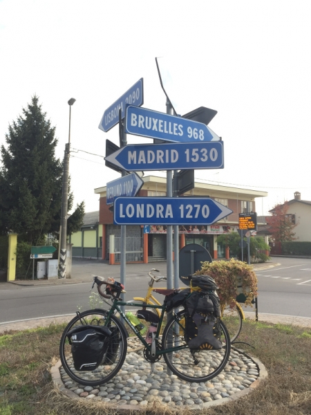 0276 11-10 Signpost