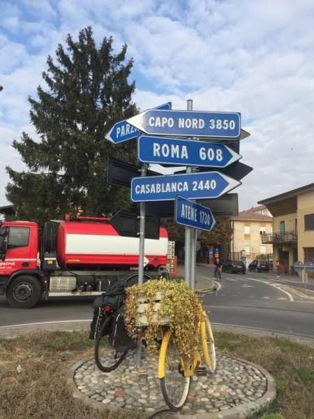 0277 11-10 Signpost