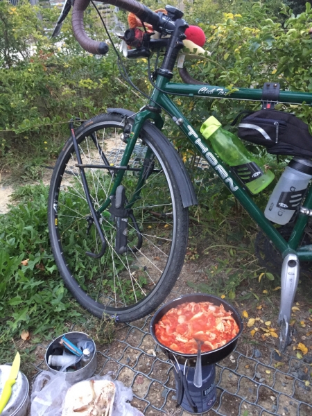0389 18-10 Camp cooking